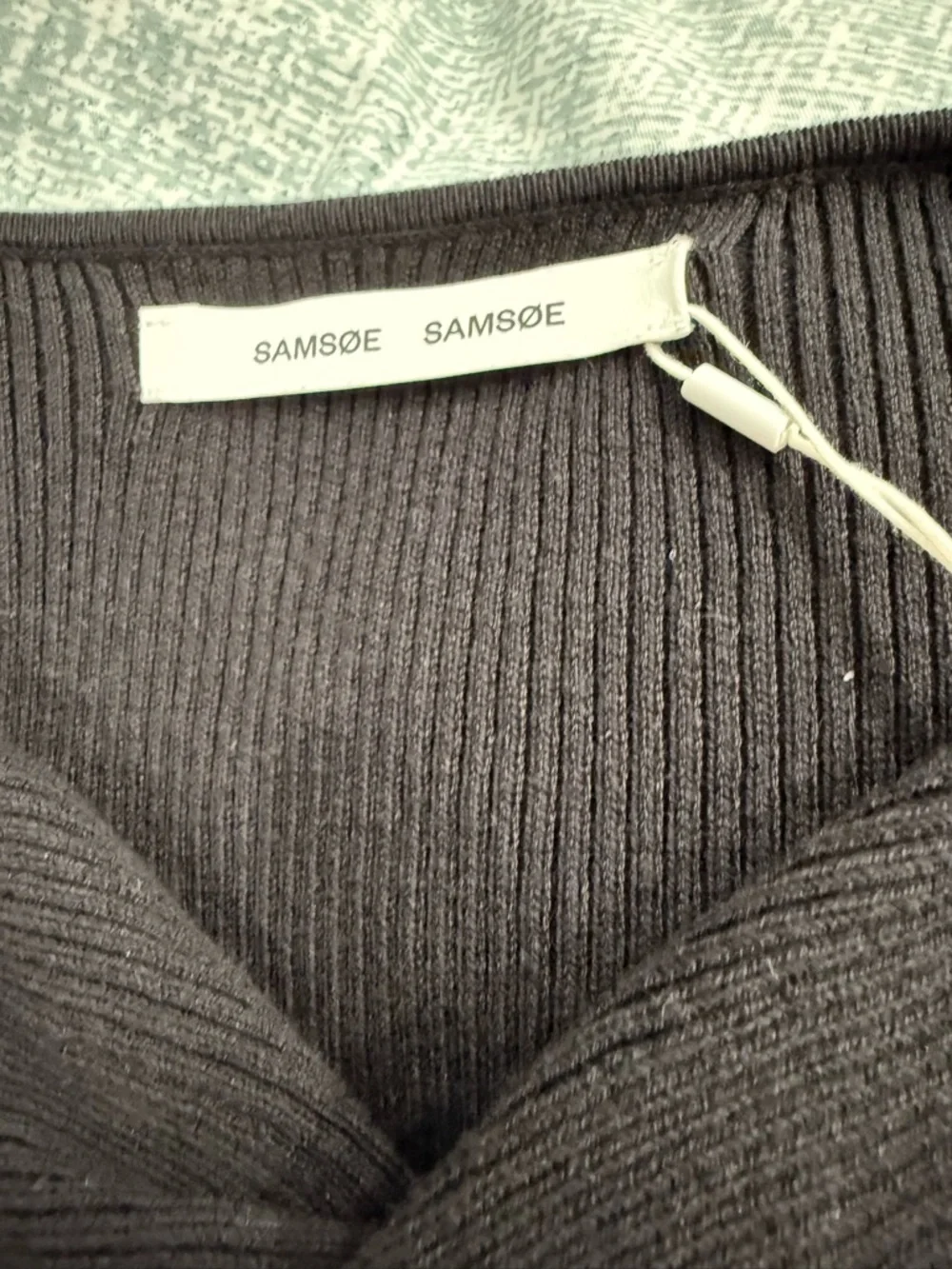 NWT SAMSOE Black ribbed cotton blend Eveley crew neck sweater w/ cut out (read)